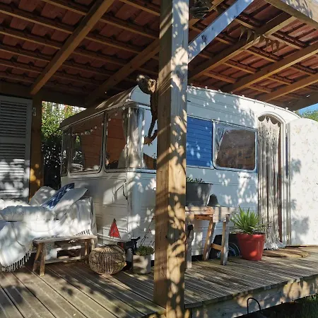 Azkendantza 2a6 Pers Avec Caravane Insolite Ascain
